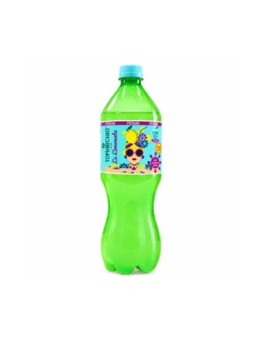 Tomarchio La Limonata citroenfrisdrank in groene PET-fles, vooraanzicht